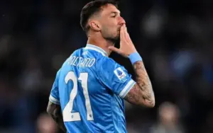 Napoli faz 1 a 0 no Milan e assume a segunda colocação