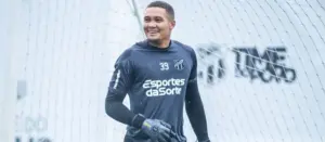 Ceará acerta a renovação de contrato com goleiro até 2028