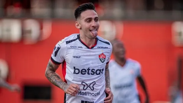 Vitória publica nota para esclarecer imbróglios judiciais com ex-atletas (Foto: Victor Ferreira/ECV)