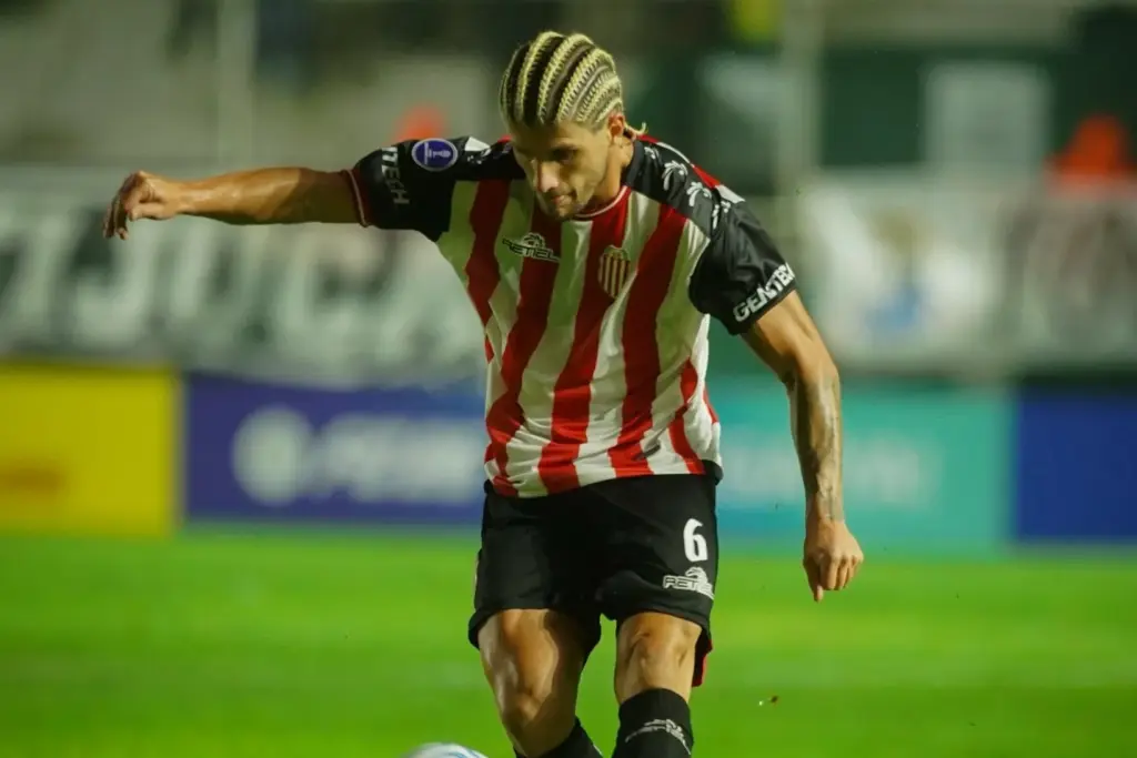 Barracas Central 0 x 0 Vasco - Cruzmaltino segura pressão de estreia (Foto: Divulgação)