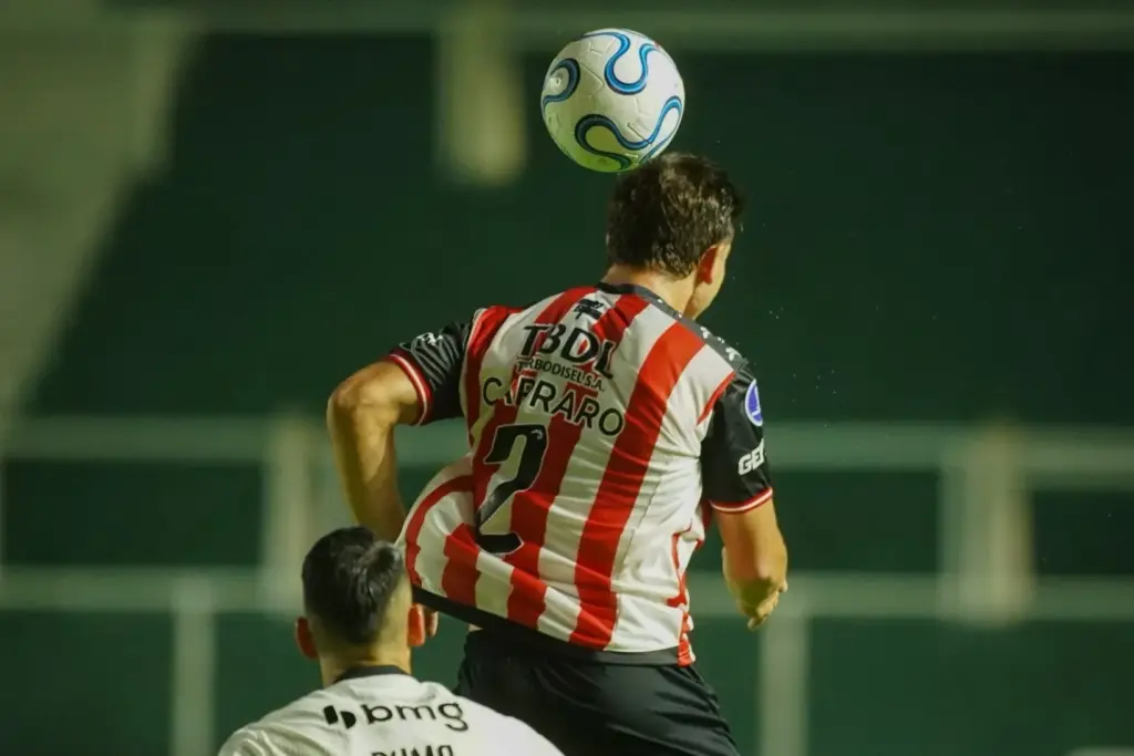Barracas Central 0 x 0 Vasco - Cruzmaltino segura pressão de estreia (Foto: Divulgação/Barracas)