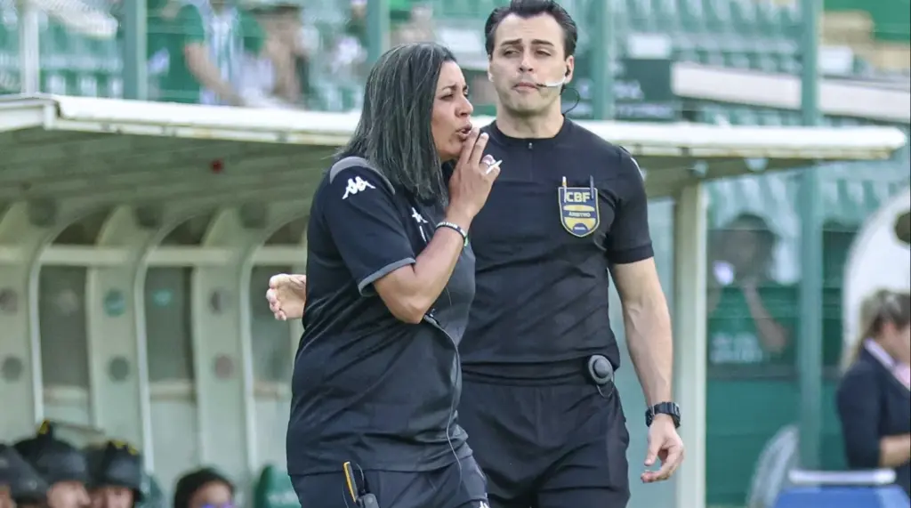 Chapecoense tem a primeira mulher auxiliar técnica na história da Série A