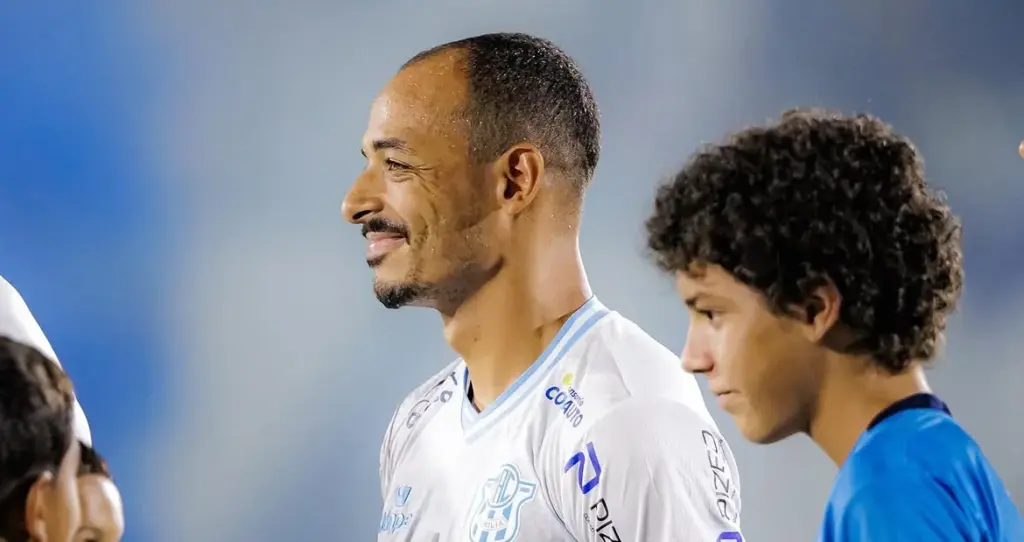 Volante Willian projeta duelo e sonha com acesso histórico pelo Marília