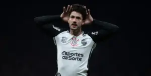 Gustavo Henrique vira líder em minutagem no Corinthians