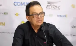 Sem vencer, treinador do Sampaio Corrêa-MA é demitido pelo telefone