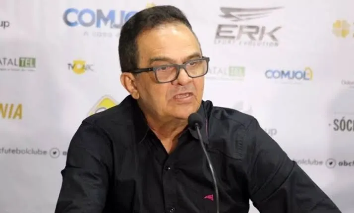 Sem vencer, Treinador do Sampaio Corrêa-MA é demitido pelo telefone