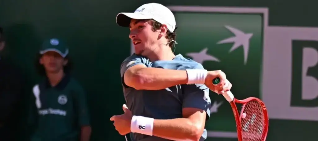 João Fonseca mostra evolução e só perdeu para tops do tênis em 2026