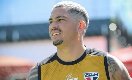 São Paulo treina com mudanças para enfrentar o  Vasco
