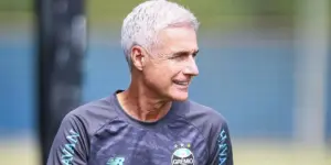 Luís Castro projeta evolução do Grêmio-RS: 'Queremos mais'