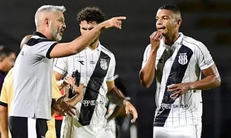 Mexidas erradas do treinador da Ponte Preta dão empate ao Ceará