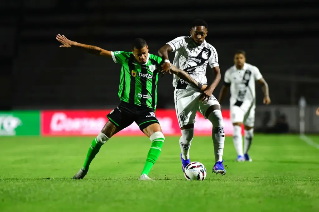 Ponte Preta 1 x 0 América-MG - Feito inédito tira Macaca da zona de rebaixamento da Série B