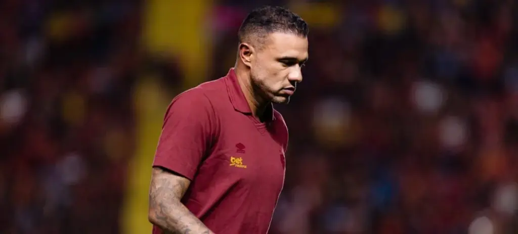 América-MG mira a contratação do técnico Roger Silva