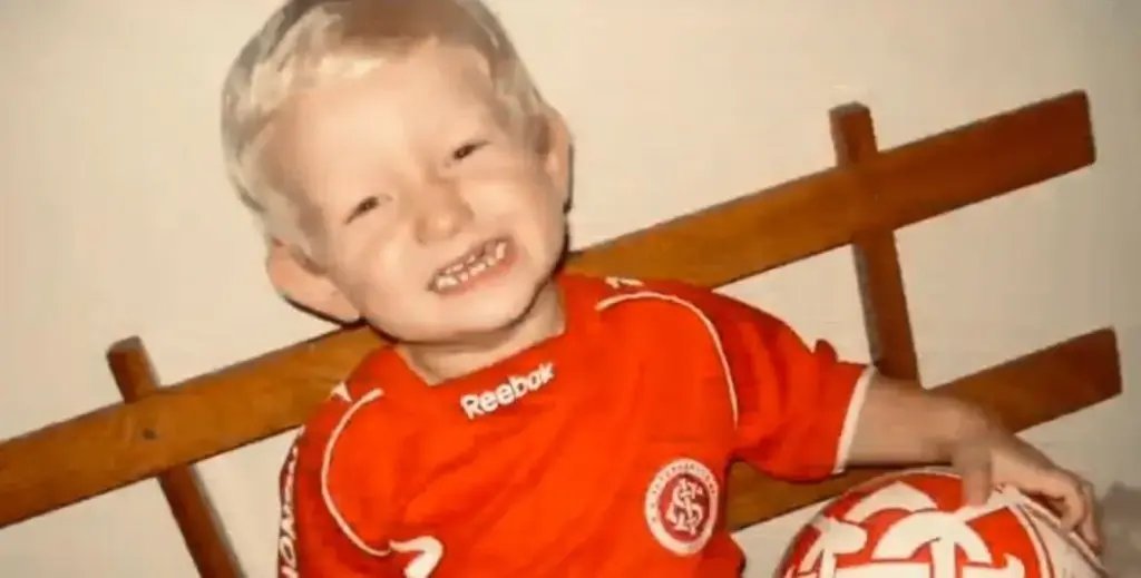 Ramon, joia do Internacional-RS, celebra contrato profissional aos 17 anos 2 Ramon Internacional 2