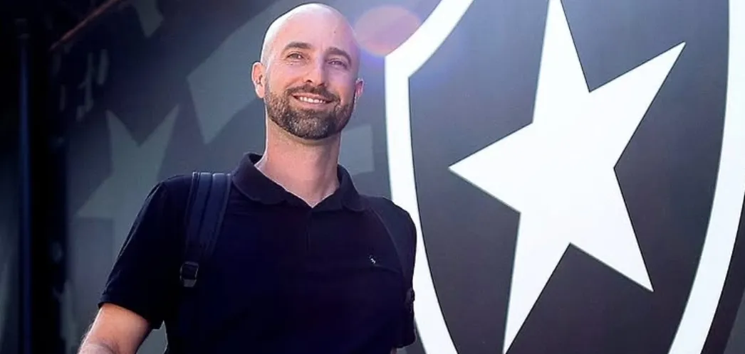 Rodrigo Bellão, técnico do Botafogo sub-20 (Foto: Vítor Silva-BFR)