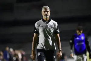 Rodrigo Santana vê Ponte Preta 