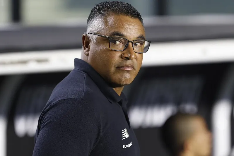 Roger Machado aponta erros contra o Vasco
