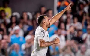 Cuca elogia Neymar : 'Encheu o tanque e teve a melhor partida'