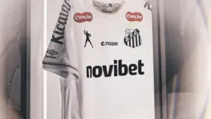 Santos usará marca de Pelé na camisa em ação especial contra o Atlético-MG