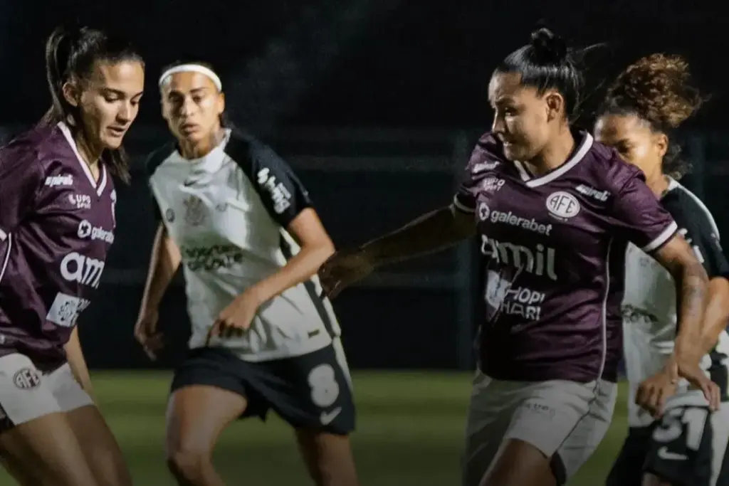 BRASILEIRO FEMININO: Corinthians leva a melhor em clássico contra a Ferroviária
