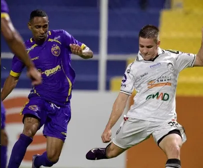 Sampaio Corrêa-RJ 1 x 2 Operário-PR - Fantasma vira e é o novo vice-líder da Copa Sul-Sudeste