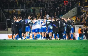 Briga entre Dynamo Dresden e Hertha Berlim interrompe jogo na Alemanha