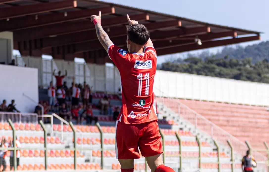 Pedro Aquino comemorando gol do União Mogi. Foto: Divulgação / União Mogi