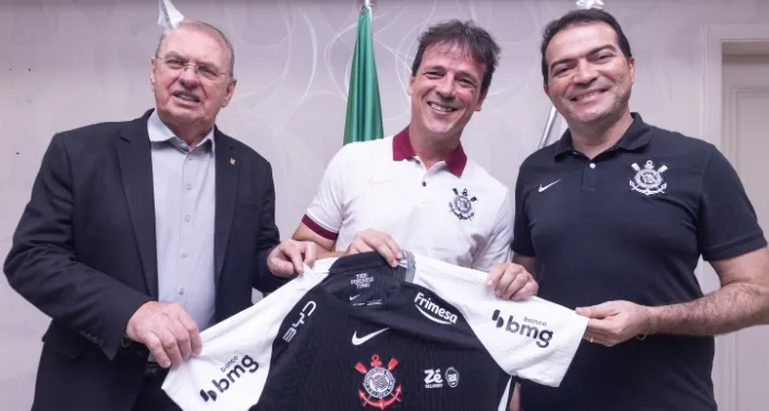 Fernando Diniz é o novo técnico do Corinthians
