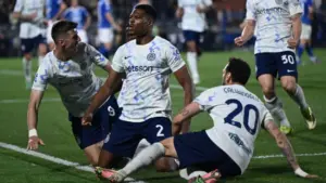 ITALIANO: Inter vira sobre o Como em confronto eletrizante e dispara na liderança