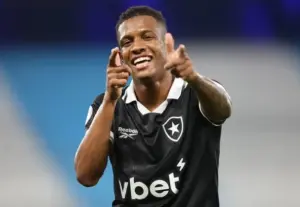 Racing-ARG 2 x 3 Botafogo - Danilo decide e Fogão vence a 1ª com novo treinador