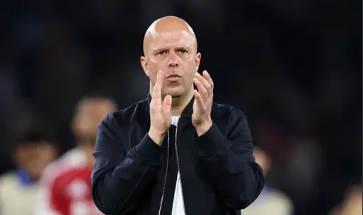 Slot mantem confianca em virada do Liverpool