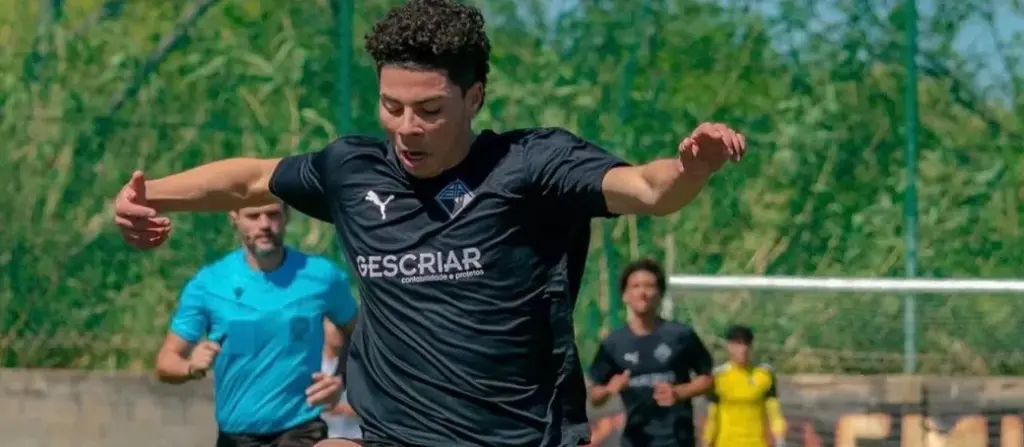Com cidadania luso-brasileira, jovem atacante Thiago Dantas retorna a Portugal