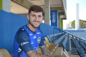 São José renova contrato com o volante Thomaz Carvalho