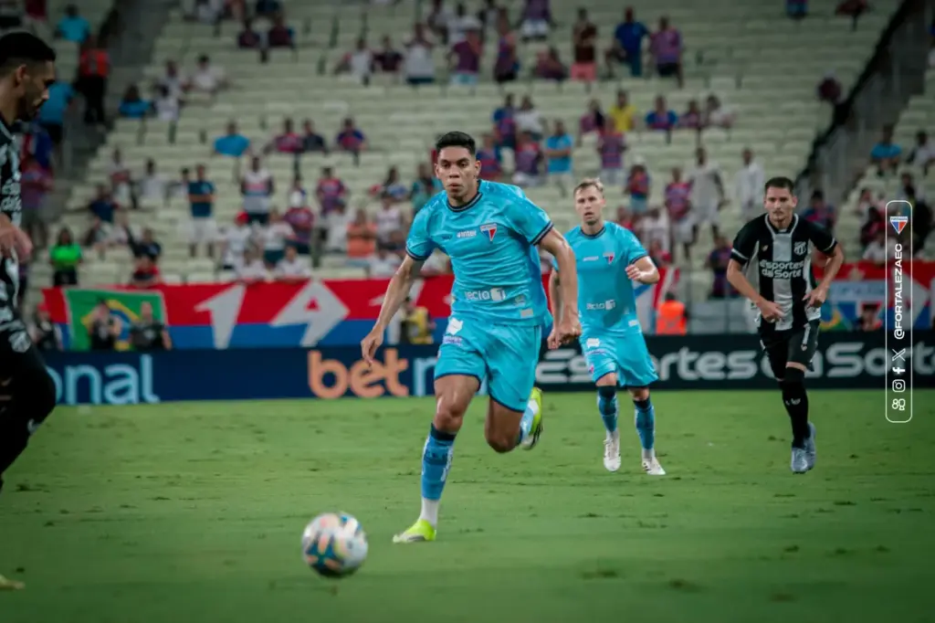 Ceará 2 x 0 Fortaleza - Vozão supera rival com um a menos 2 Ceará 2 x 0 Fortaleza - Vozão supera rival na Copa do Nordeste (Foto: Leonardo Moreira / Fortaleza EC)