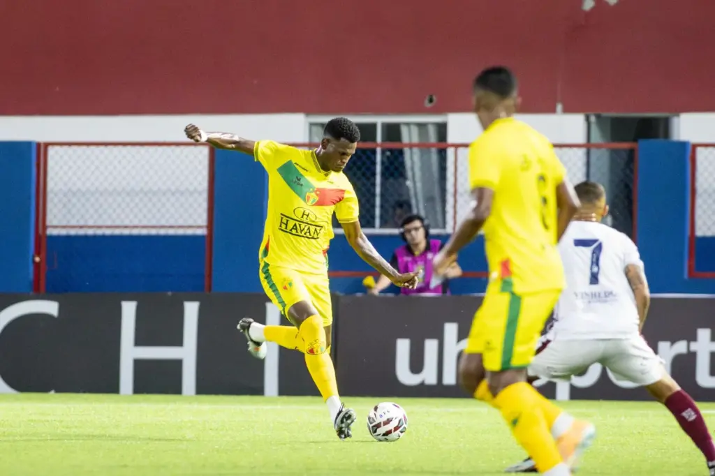 Cipriano vive boa fase no Brusque e foca em acesso para a Série B (Foto: Divulgação/Brusque)