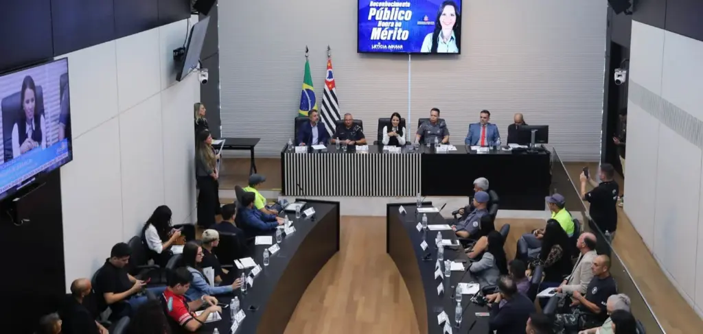 Às vésperas da Copa, Leticia Aguiar reúne ídolos do esporte em homenagem na Alesp