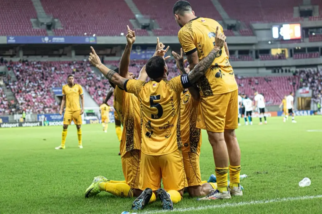 Santa Cruz-PE 0 x 1 Amazonas-AM - Nova vítima da Onça na Série C