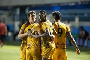 Amazonas-AM 3 x 0 Ituano - Onça decide na etapa final e amplia 100% na Série C