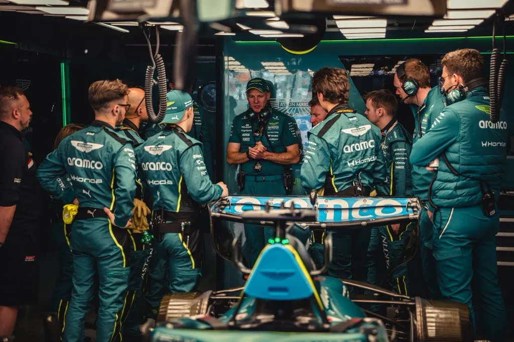 aston martin busca solucao para problema em miami