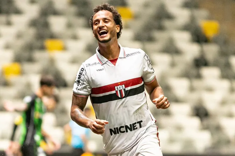 SÉRIE B: Clássicos regionais e briga pela liderança esquenta o domingo