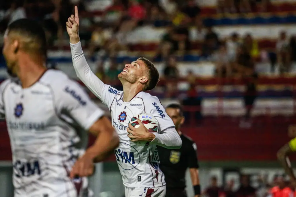 Brusque-SC 2 x 1 Caxias-RS - Marreco vira na estreia da Série C 2 Caxias cede virada Brusque Série C