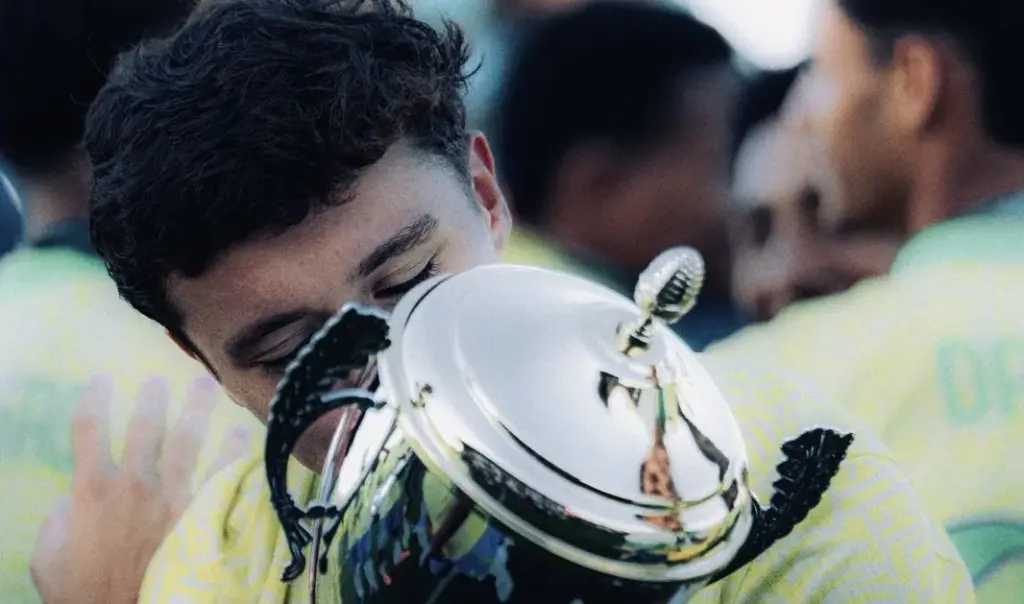 Filho do zagueiro Miranda é campeão pela Seleção Sub-16