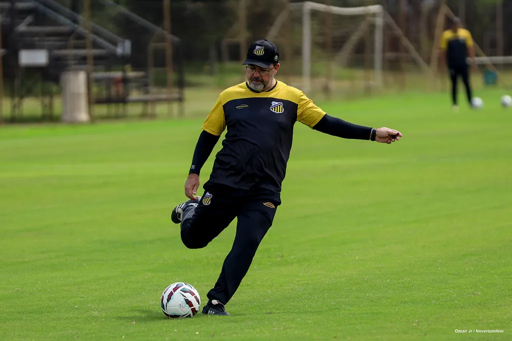 Enderson Moreira projeta reação Novorizontino