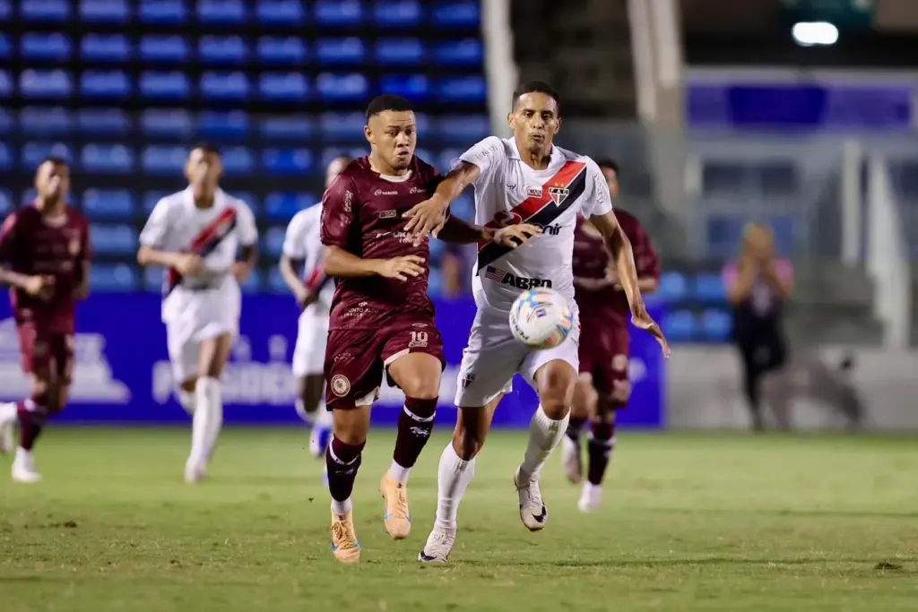 Ferroviário-CE 1 x 0 Jacuipense-BA - Ferrão embala na Copa do Nordeste 2 Ferroviário Jacuipense Copa do Nordeste