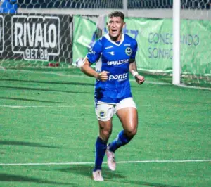 Vice-artilheiro da A2, Clessione avalia campanha pelo São José