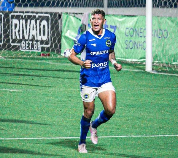 Vice-artilheiro da A2, Clessione avalia campanha pelo São José