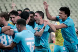 Fortaleza 2 x 0 Sport - Tricolor segue vivo na Copa do Nordeste