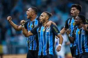 Grêmio-RS 2 x 0 Confiança-SE - Imortal sai à frente na Copa do Brasil