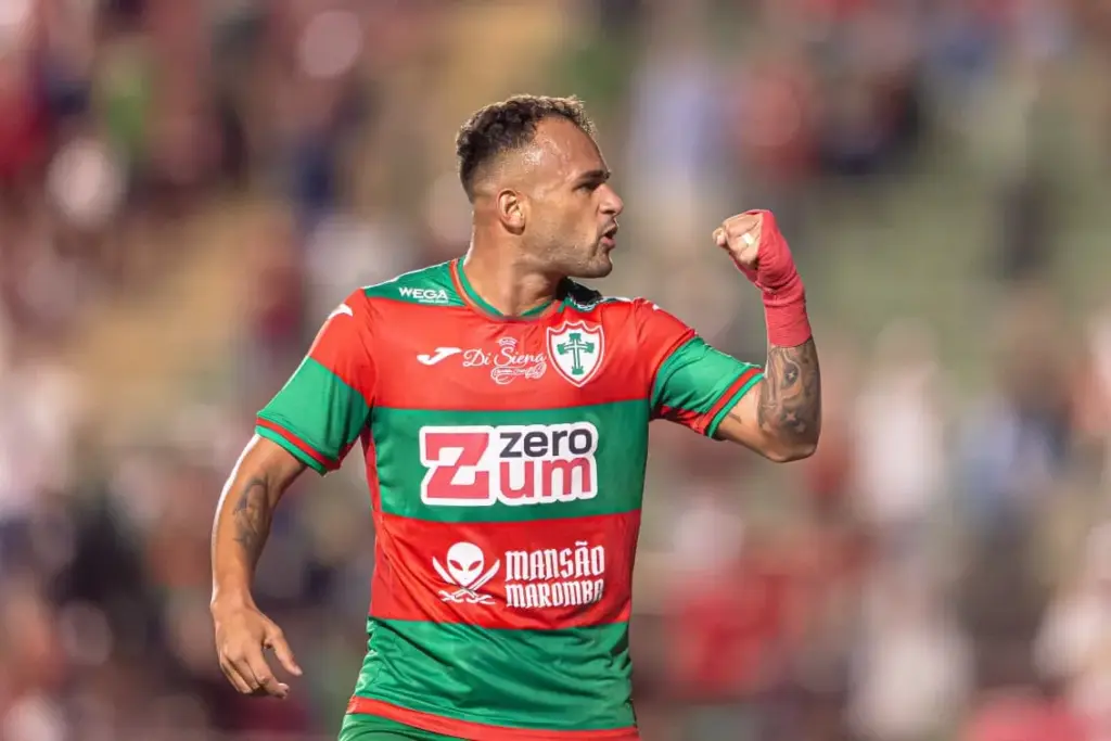 Portuguesa chega a 11 jogos invicta como mandante na Série D 2 Igor Torres celebra sequência Portuguesa