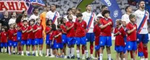 Zagueiro do Bahia reclama de arbitragem: 'Nos roubou na nossa casa'
