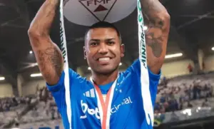 Walace é cortado do Cruzeiro na Libertadores após mensagem